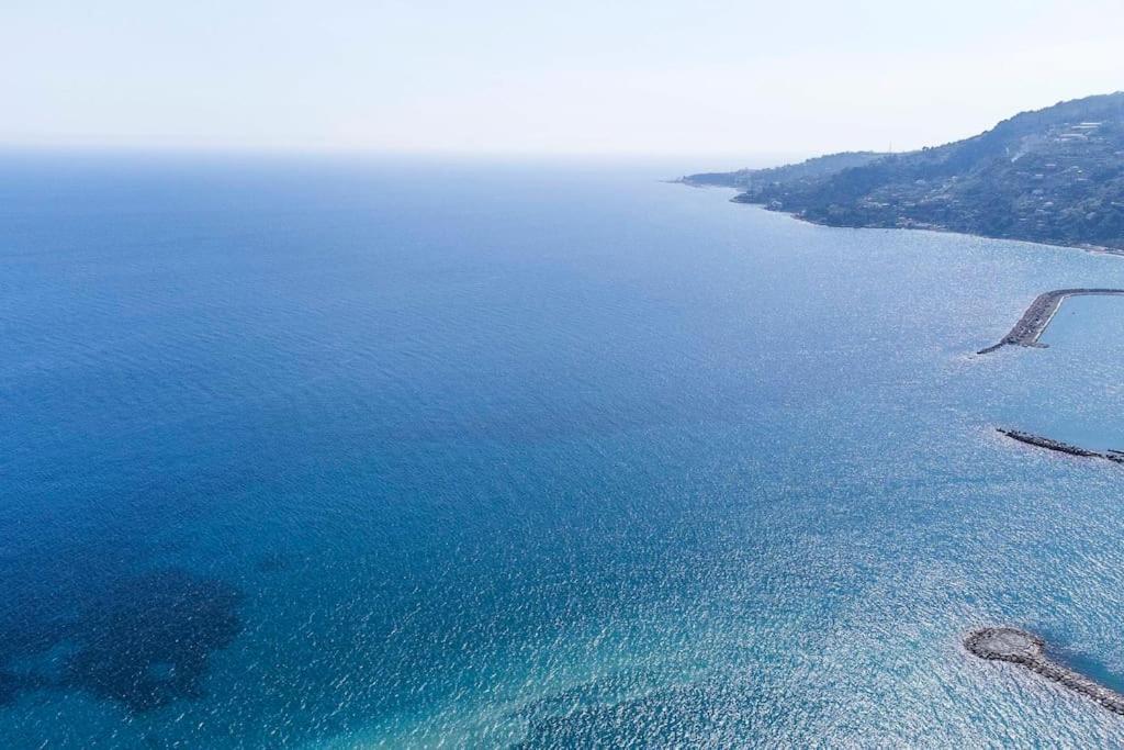 Il Grande Blu - Vista Panoramica Sul Golfo Daire Ospedaletti Dış mekan fotoğraf