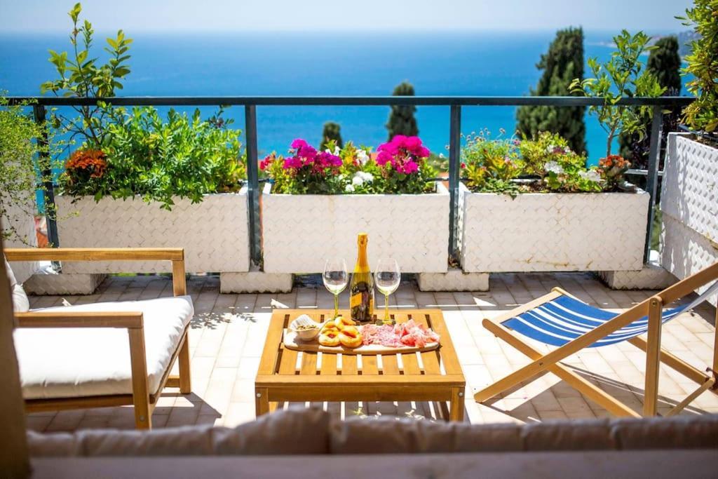 Il Grande Blu - Vista Panoramica Sul Golfo Daire Ospedaletti Dış mekan fotoğraf